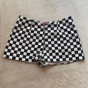 Black & White Checkered Shorts 🖤🤍